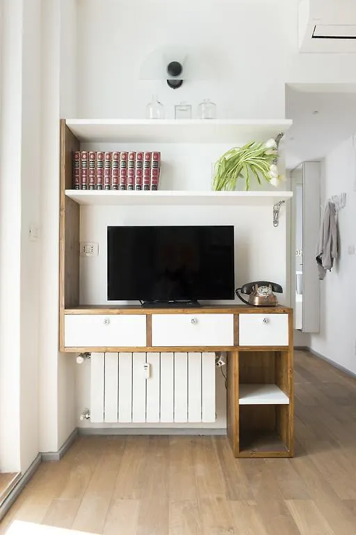 Correggio Apartment Milan